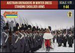 Österreichische Grenadiere Winter, angetreten, Waffen geschultert 1:72
